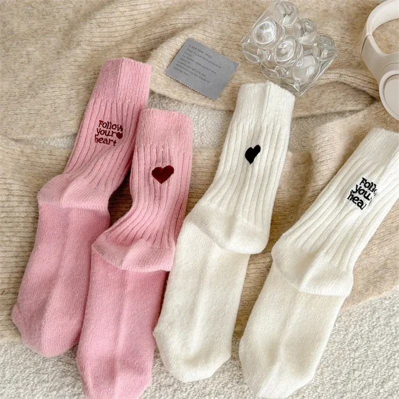 Embroidery Lovers - ถุงเท้าข้อกลางสไตล์ฮาราจูกุ น่ารัก สีพื้น สำหรับผู้หญิง ฤดูใบไม้ร่วง ฤดูหนาว