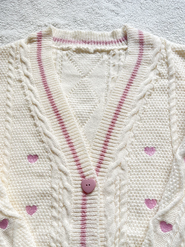 เสื้อคาร์ดิแกนลายปักหัวใจสีชมพ - Embroidery Lovers บทวิจารณ์และราคา