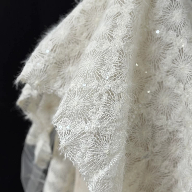 ผ้าสำหรับตัดเย็บชุดแต่งงานดีไซ - Embroidery Skirt บทวิจารณ์และราคา